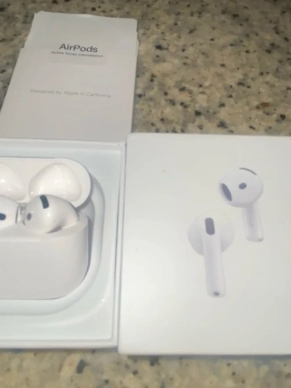 Apple AirPods bundle Wireless Earbuds in White with Charging Case